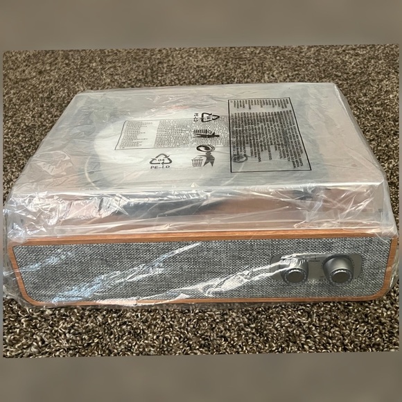 Tanlanin Vintage Style Tabletop Bluetooth Turntable Player - Picture 10 of 13